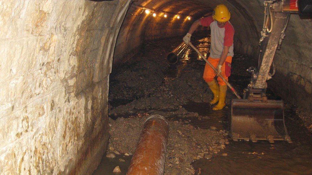 Saugbagger Tunnel Saugbagger Tunnel