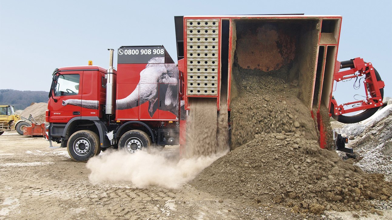 Saugbagger ERNEFANT Kies abladen Saugbagger ERNEFANT Kies abladen